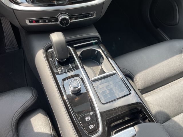 Volvo  Rech Ultimate T8 AWD PANO LED 360°19LM NAVI