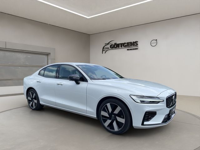 Volvo  Rech Ultimate T8 AWD PANO LED 360°19LM NAVI