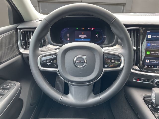 Volvo  Rech Ultimate T8 AWD PANO LED 360°19LM NAVI