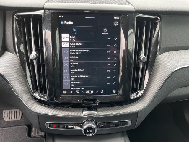 Volvo  B4 Plus Dark AHK NAVI LM21 LED LEDER el