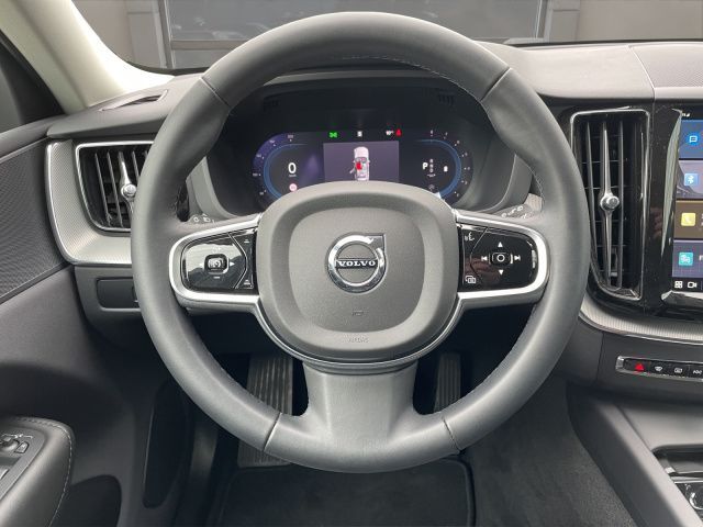 Volvo  B4 Plus Dark AHK NAVI LM21 LED LEDER el