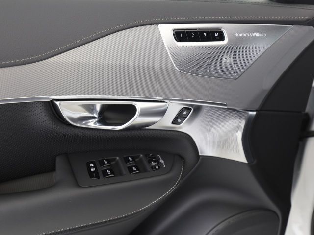 Volvo  Rech. Ultimate T8 AWD Dark 7SITZ PANO 360°
