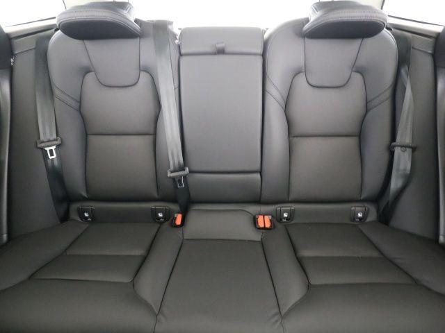 Volvo  60 T8 Recharge Ultimate Dark AWD 360° 21LM