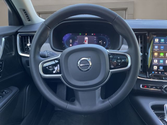 Volvo  B5  AWD Ultimate Dark LED PANO AHK H&K