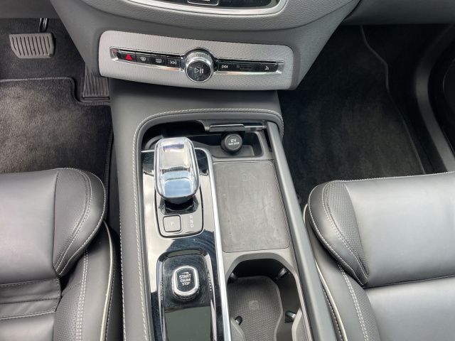 Volvo  Rech. Ultimate T8 AWD Dark 7SITZ PANO 360°