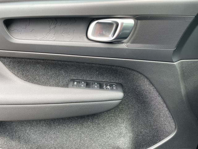 Volvo  Core Recharge Pure Electric LED 19LM GJR