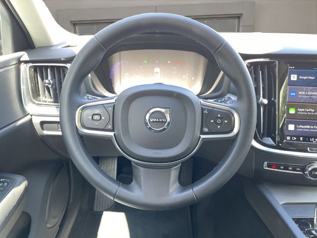 Volvo  B3 Core AHK NAVI LED KAMERA PDC LED LM