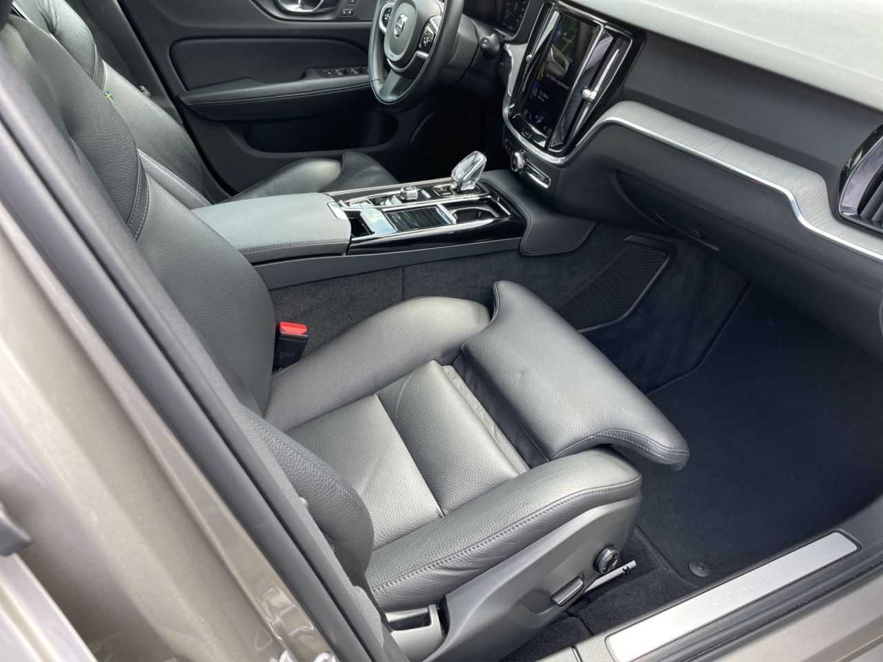 Volvo  T6 AWD Pug-in Inscription NAVI LED LM18 el
