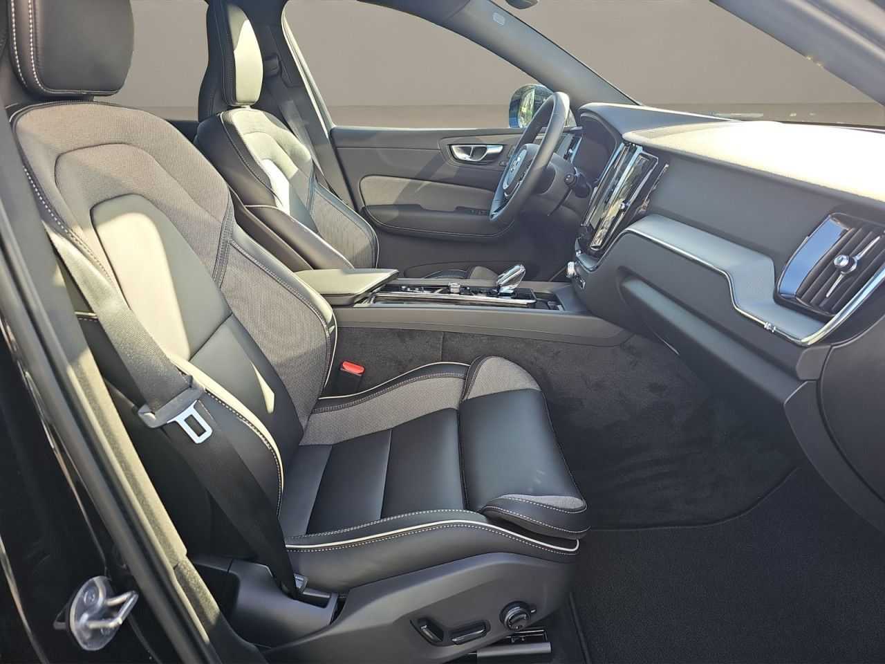 Volvo  Black Edition Plus T8 AWD 360° HARMAN