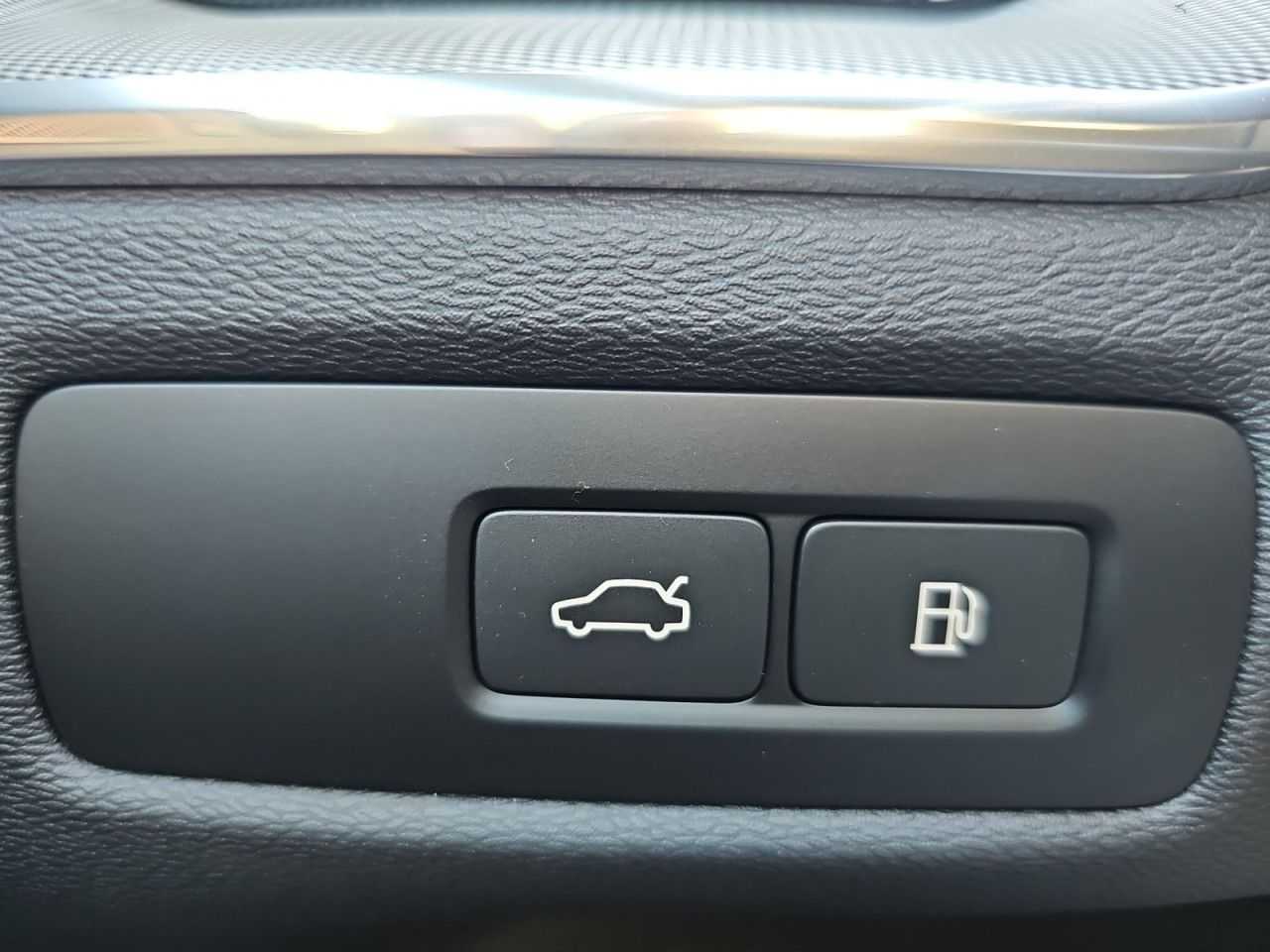 Volvo  Black Edition Plus T8 AWD 360° HARMAN