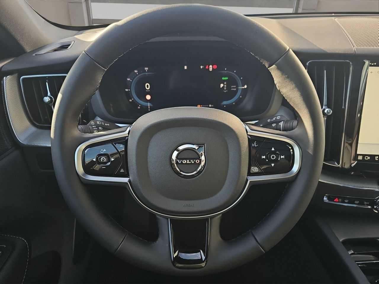 Volvo  Black Edition Plus T8 AWD 360° HARMAN