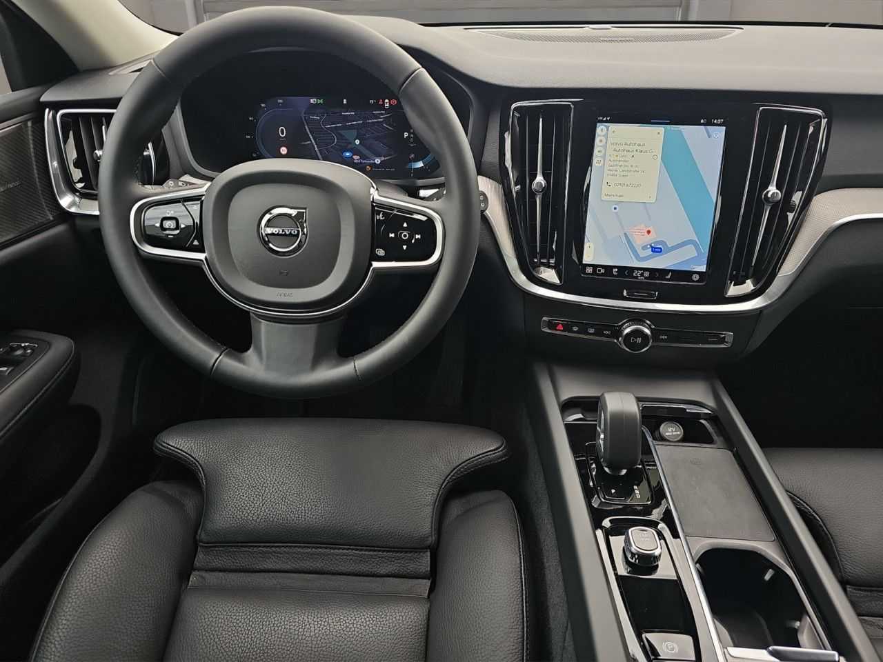 Volvo  B4 D Plus Dark ACC Navi Harman Kardon LED