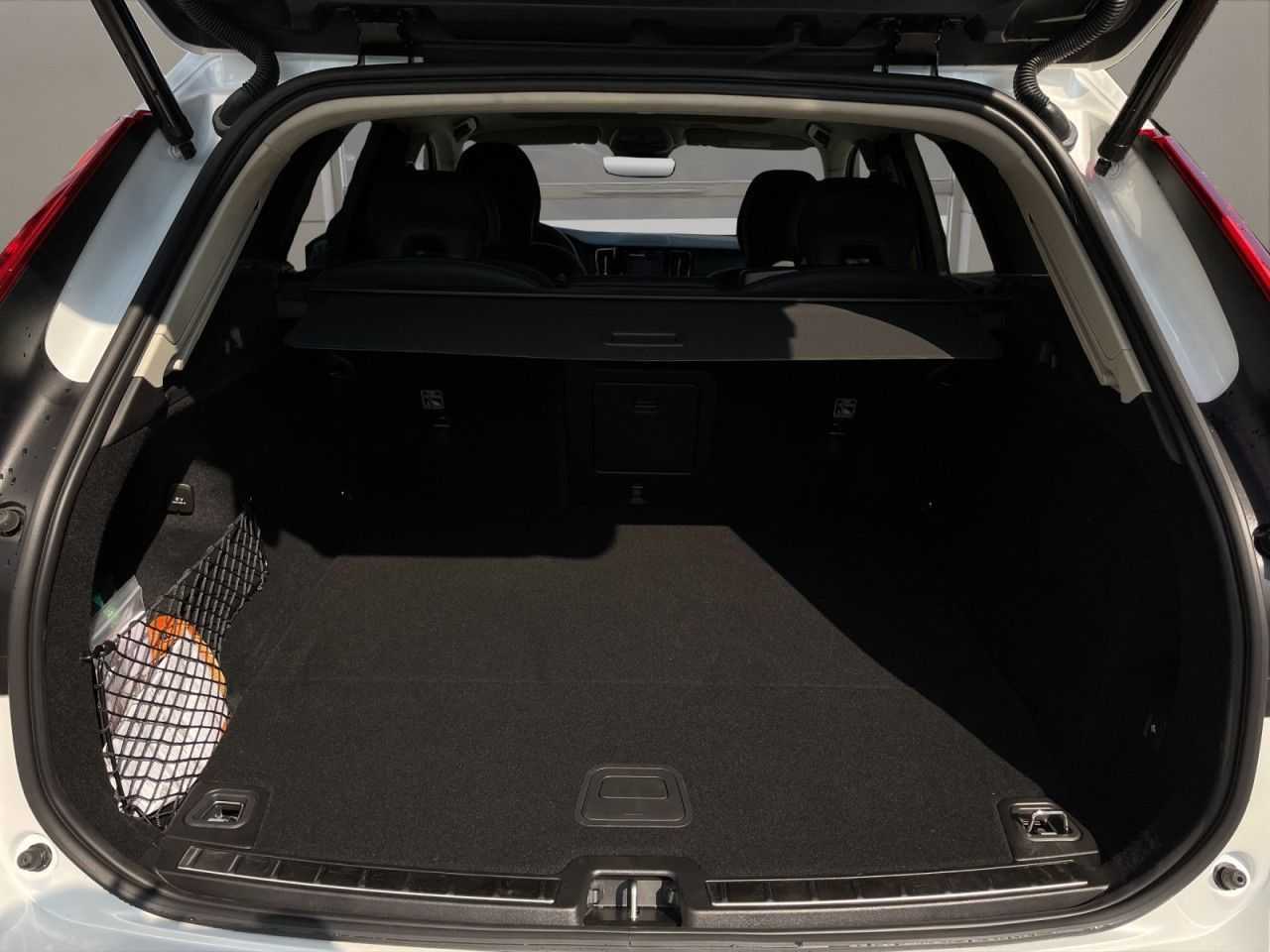 Volvo  T6 AWD Plug-in Plus Dark NAVI LED 360°