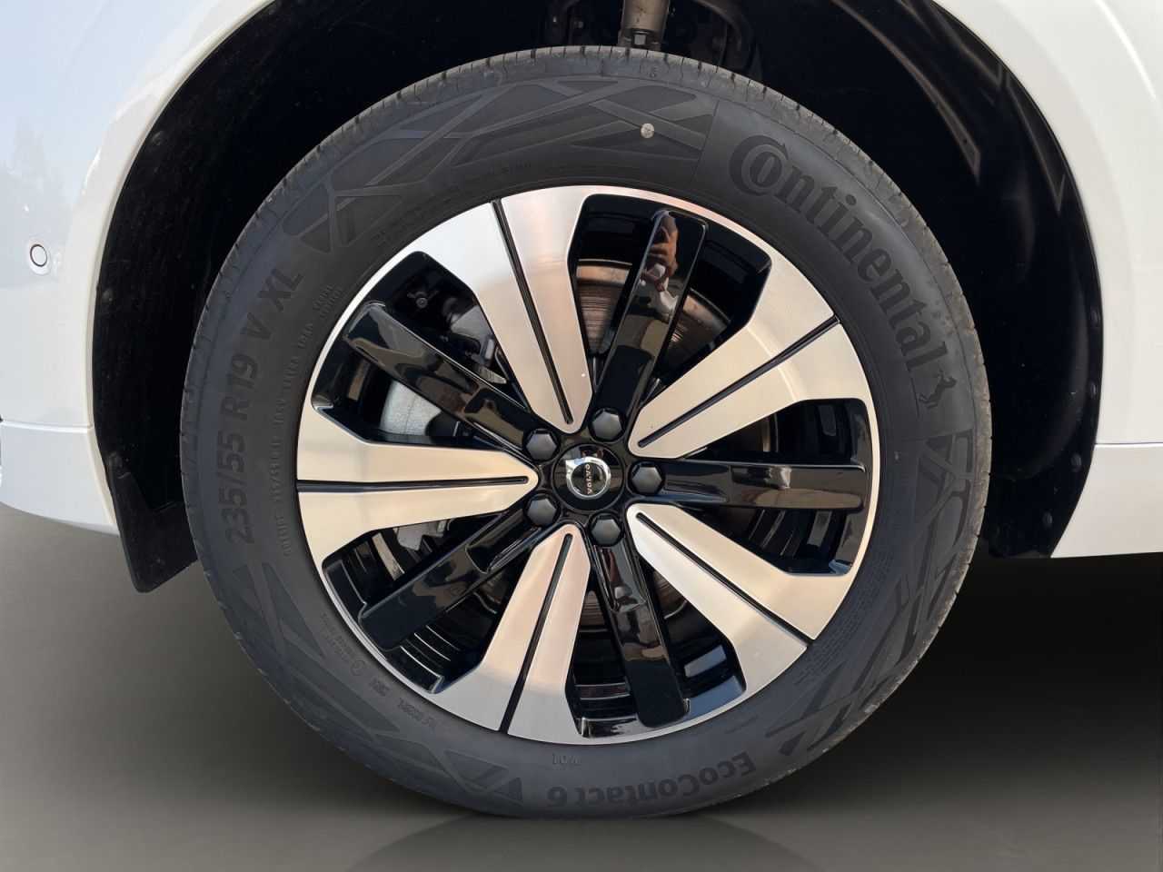 Volvo  T6 AWD Plug-in Plus Dark NAVI LED 360°