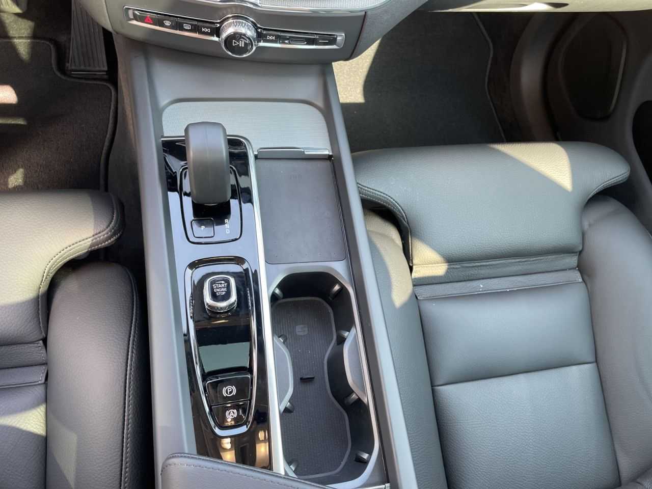 Volvo  T6 AWD Plug-in Plus Dark NAVI LED 360°