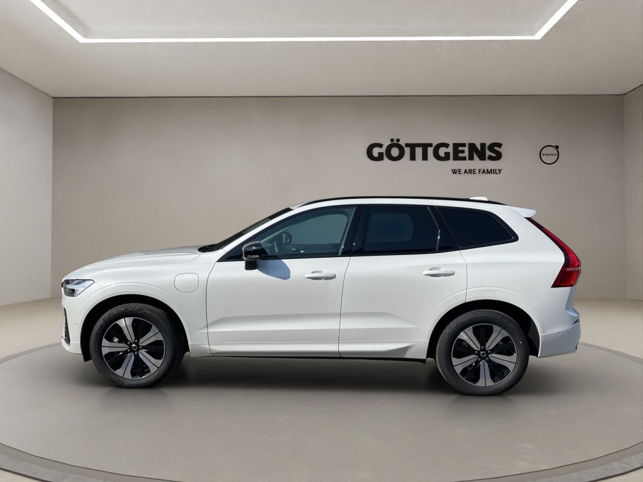 Volvo  T6 AWD Plug-in Plus Dark NAVI LED 360°