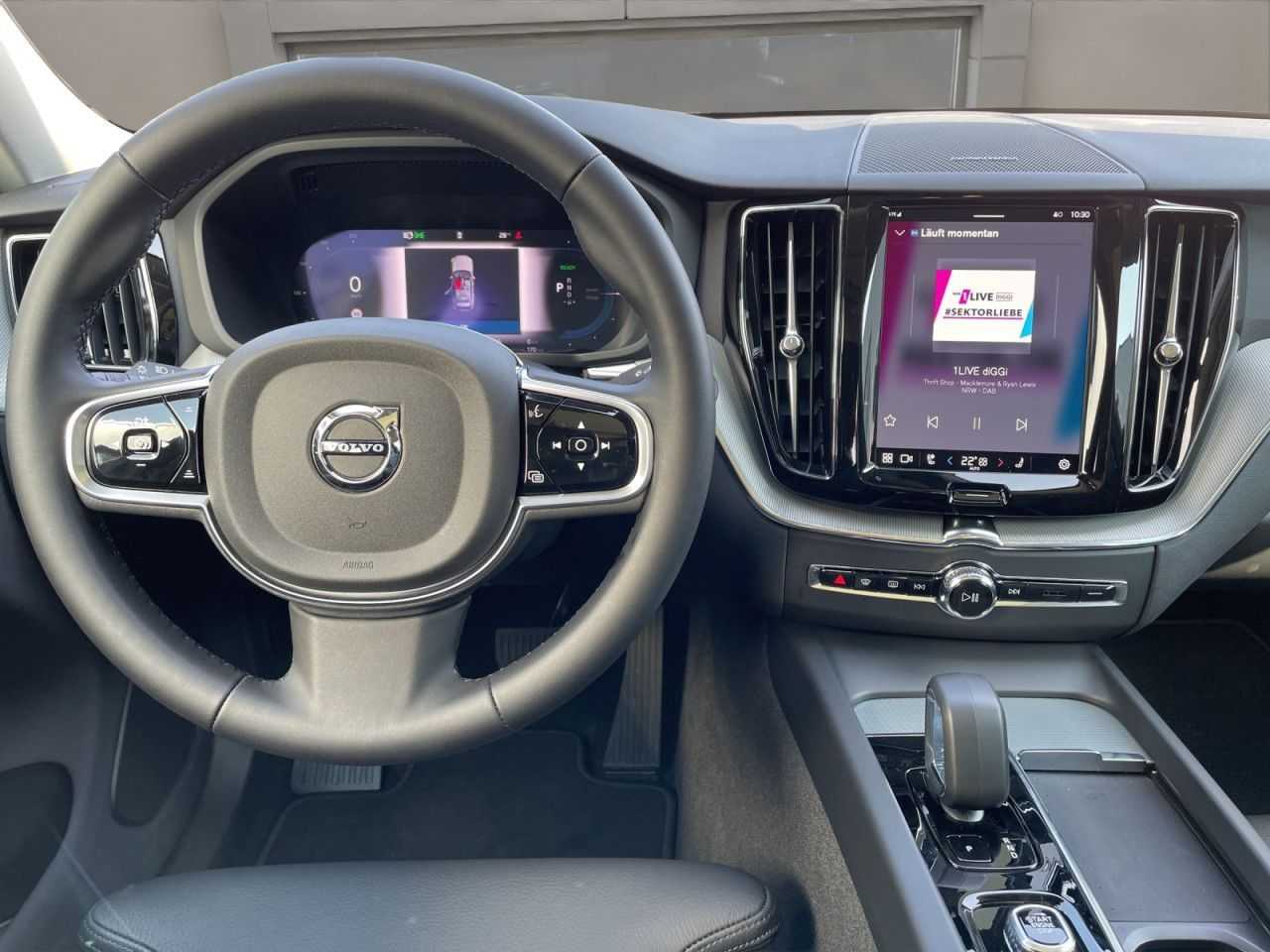 Volvo  T6 AWD Plug-in Plus Dark NAVI LED 360°