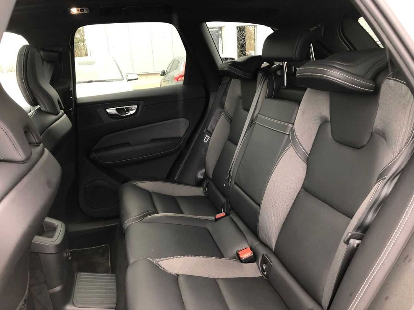 Volvo  T6 RECHARGE R-DESIGN Plug-in HUD LED 22LM