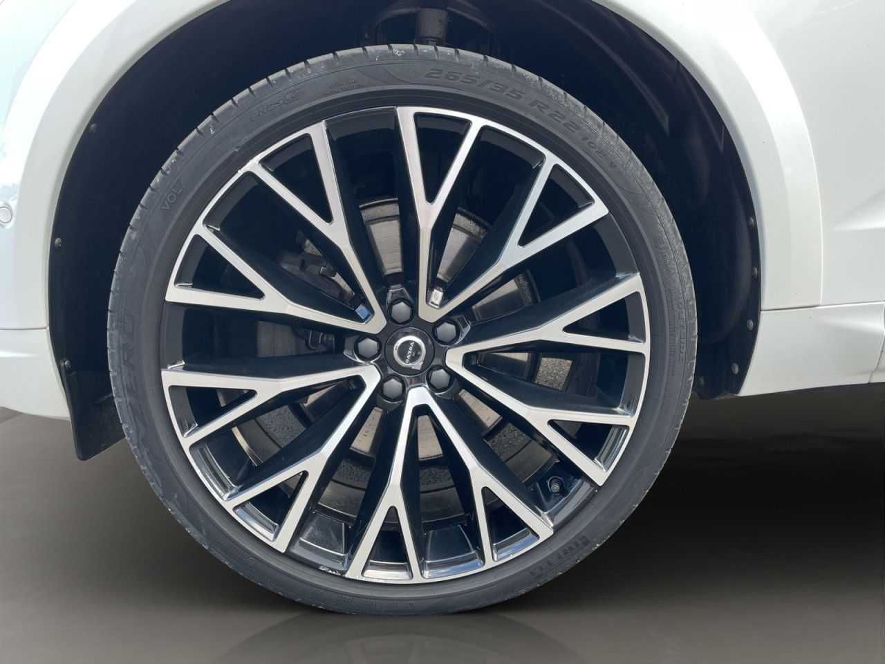 Volvo  T6 Plug-In RECHARGE R-DESIGN  HUD LED 22LM