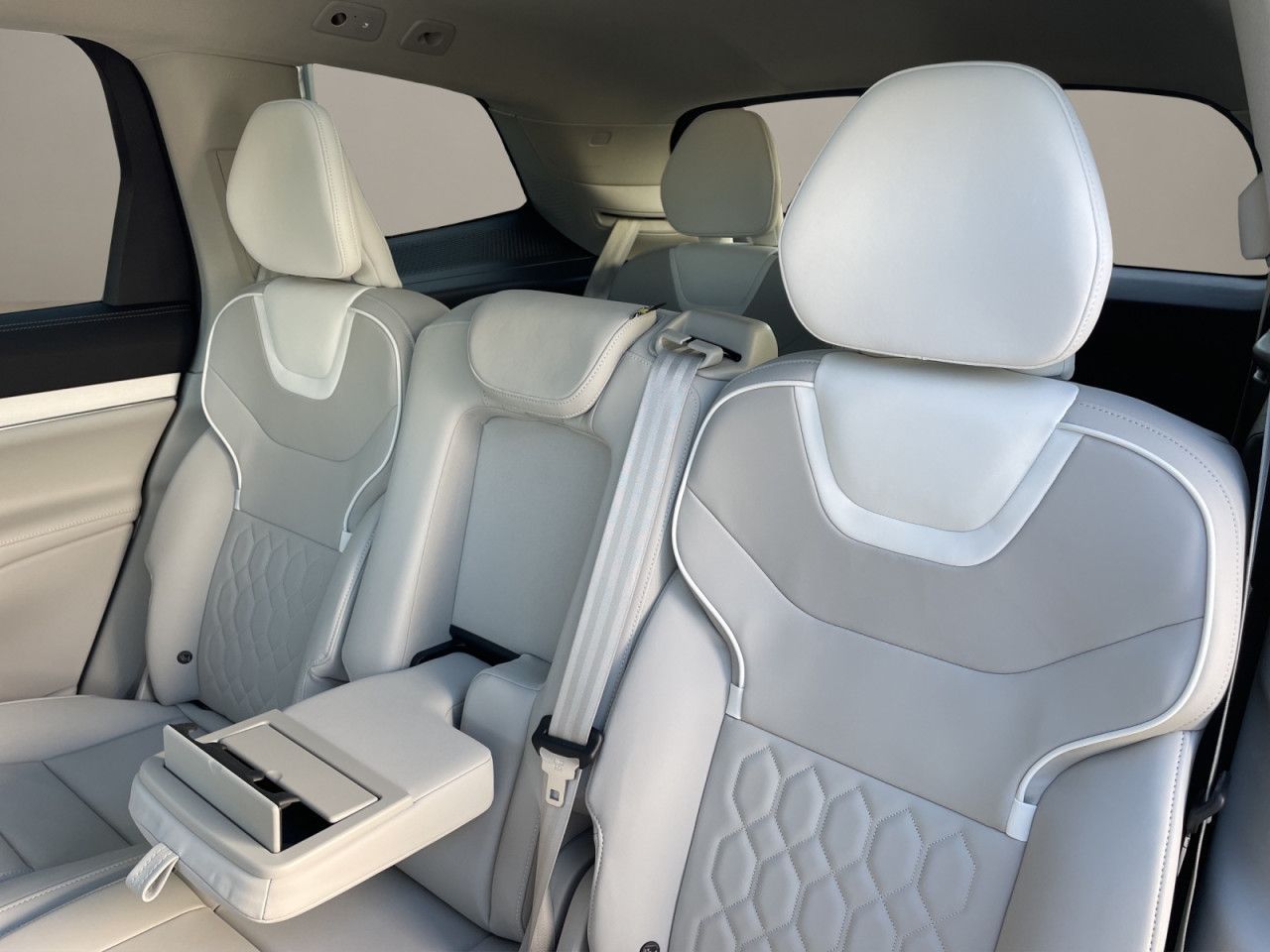 Volvo  Twin Motor AWD Ultra 7SITZ AHK 22LM MASSAGE