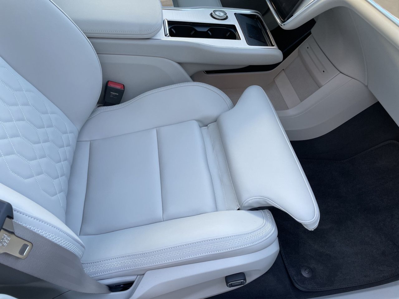 Volvo  Twin Motor AWD Ultra 7SITZ AHK 22LM MASSAGE