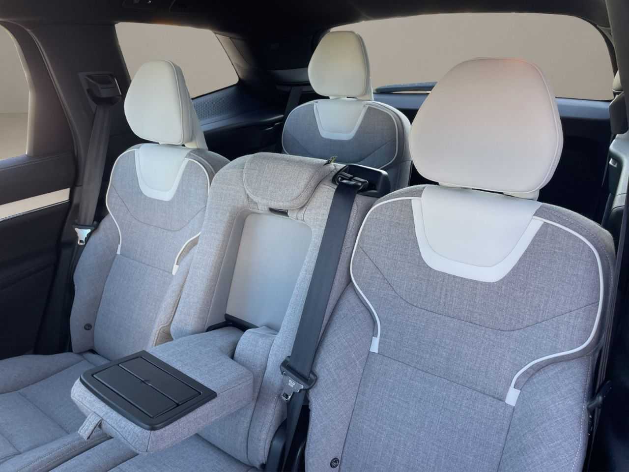 Volvo  Twin Motor AWD Ultra 7Sitz MASSAGE 22LM B&W