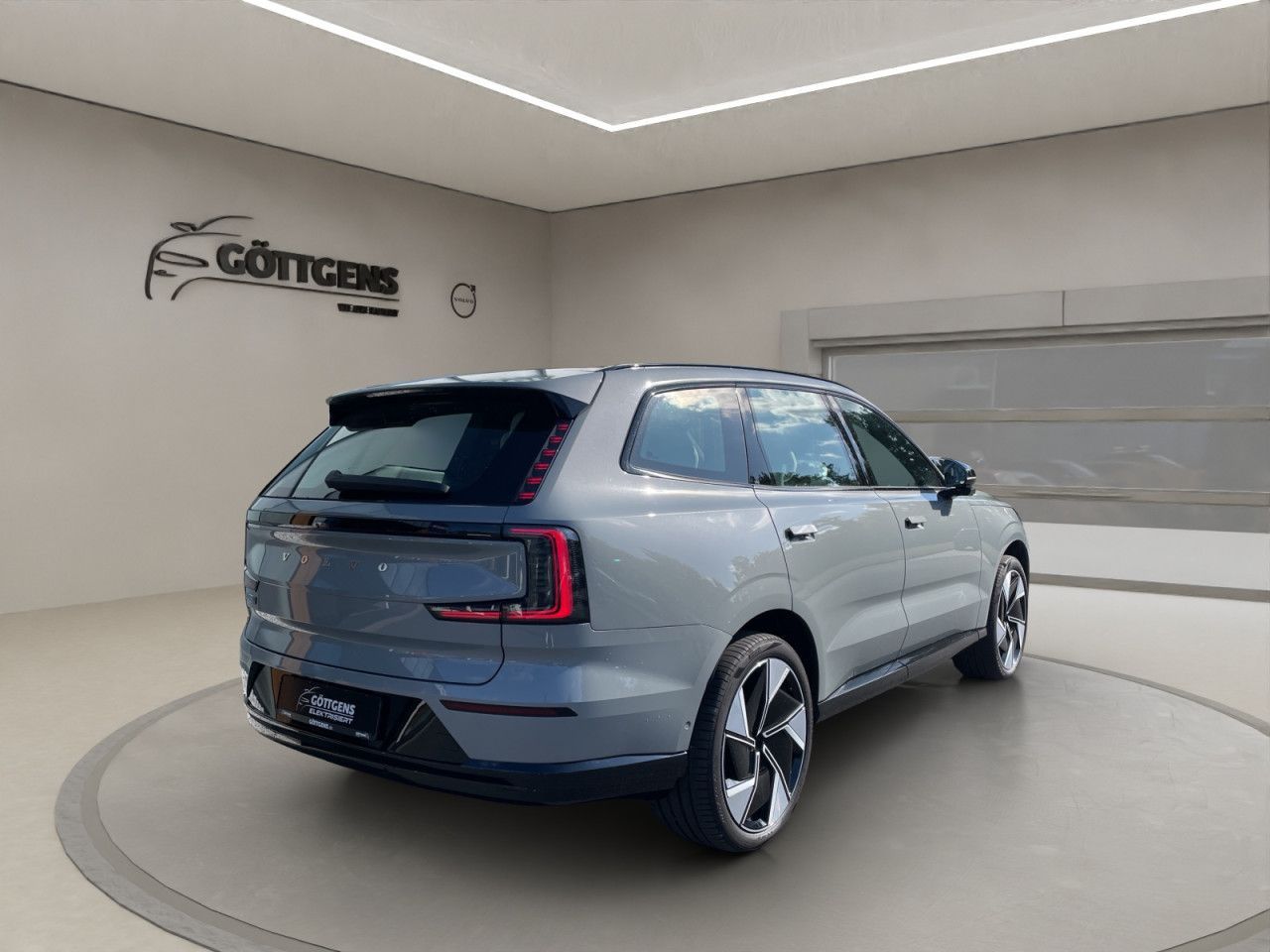 Volvo  Twin Motor AWD Ultra 7Sitz MASSAGE 22LM B&W