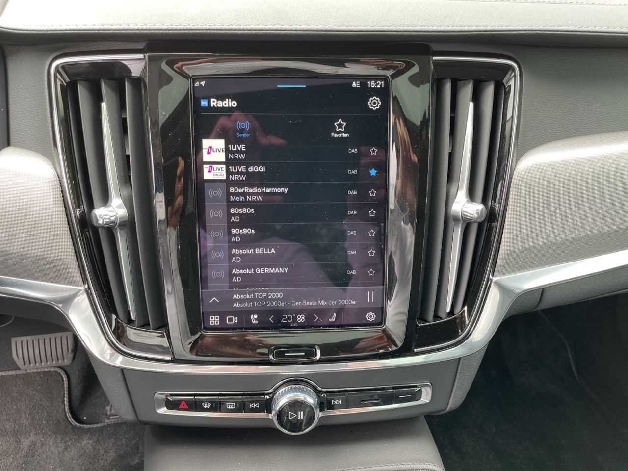Volvo  T8 AWD Recharge Ultimate Dark PANO NAVI