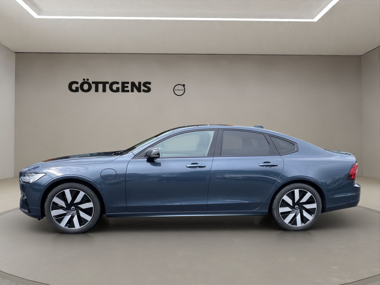 Volvo  T8 AWD Recharge Ultimate Dark PANO NAVI