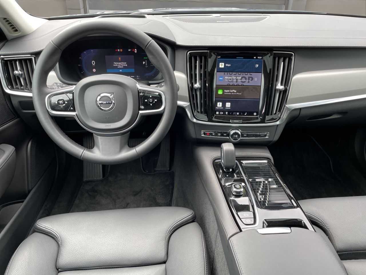 Volvo  T8 AWD Recharge Ultimate Dark PANO NAVI