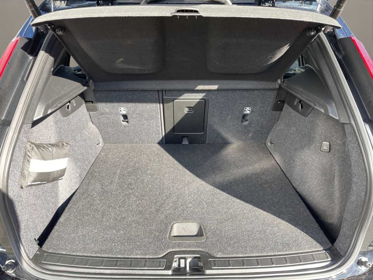 Volvo  T5 Plug-in Plus Dark AHK LED NAVI 19LM
