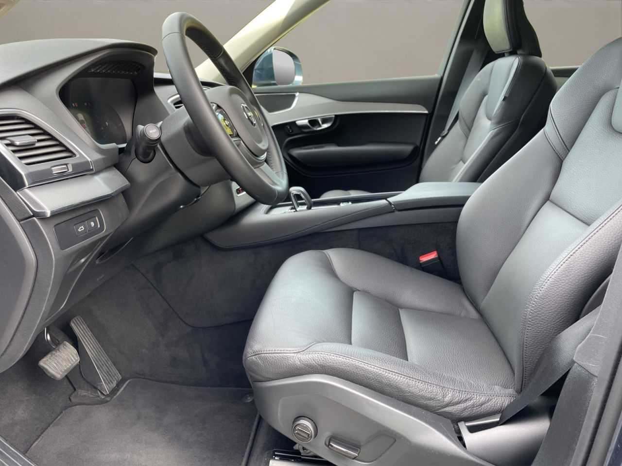 Volvo  T8 AWD Plug-in Core Bright NAVI KAMERA