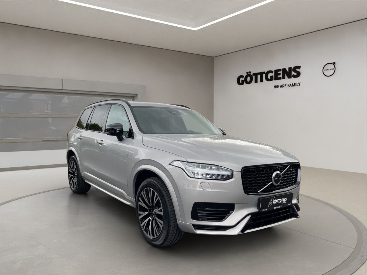 Volvo  T8 AWD Plug-in Plus Dark 7S AHK NAVI