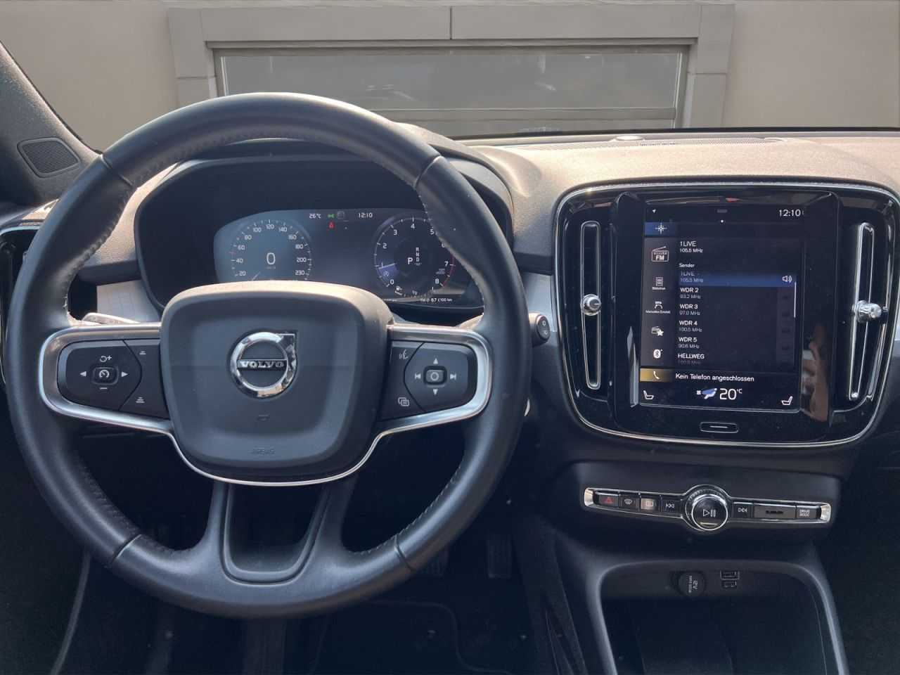 Volvo  T4 Momentum PRO NAVI LED H&K KMERA 18LM