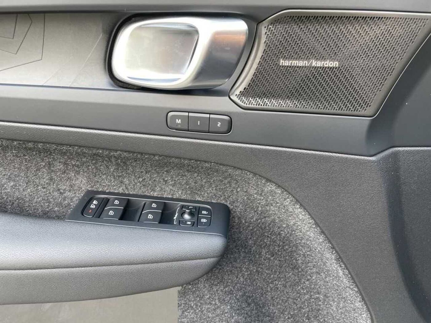Volvo  Recharge Twin Motor Ultimate AHK LED