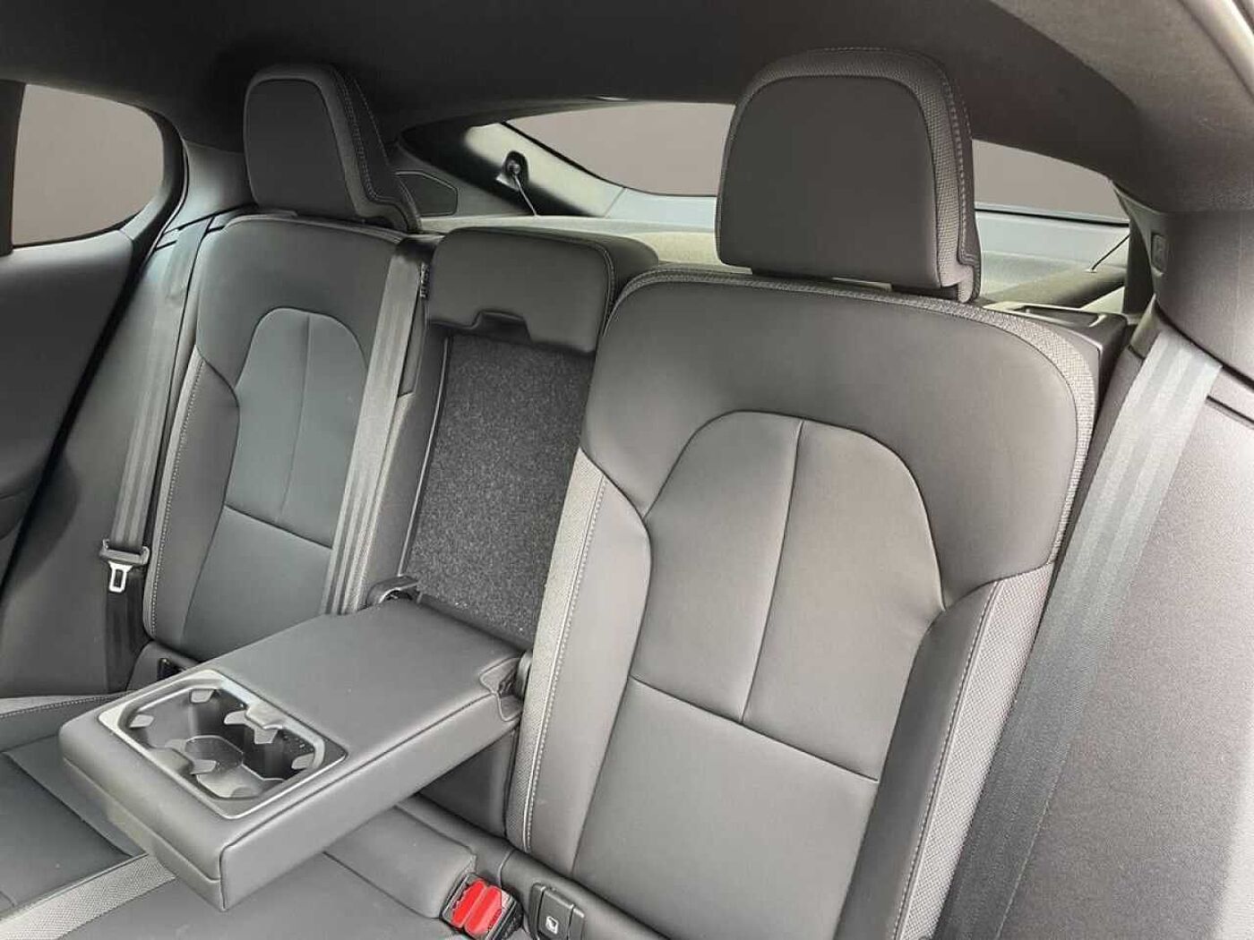 Volvo  Recharge Twin Motor Ultimate AHK LED