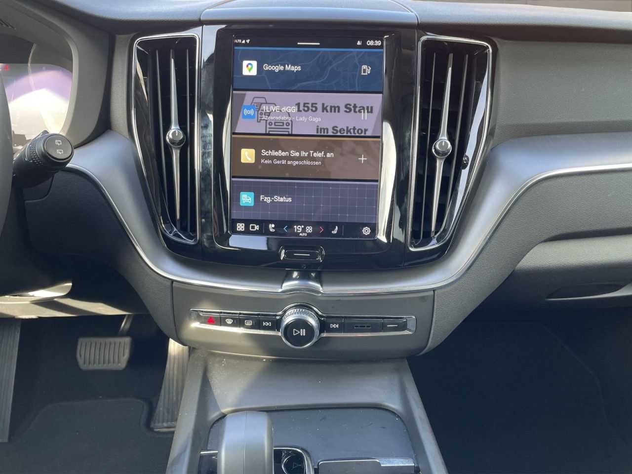 Volvo  B4 Core NAVI LED 19LM WINTER PAKET SITZH