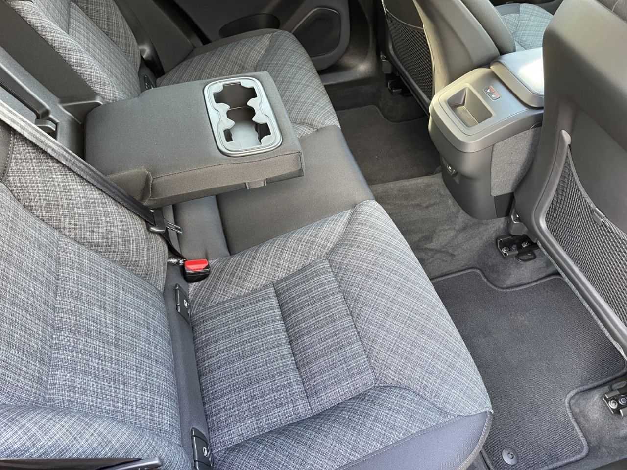 Volvo  B4 Core NAVI LED 19LM WINTER PAKET SITZH