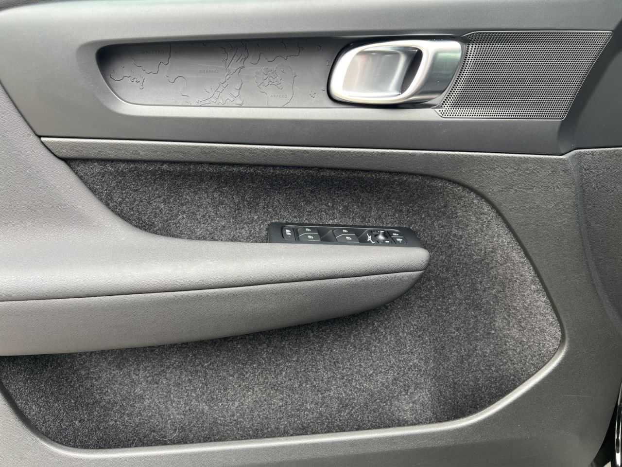 Volvo  Recharge Pure WINTER-PAKET LED NAVI 19LM GJR