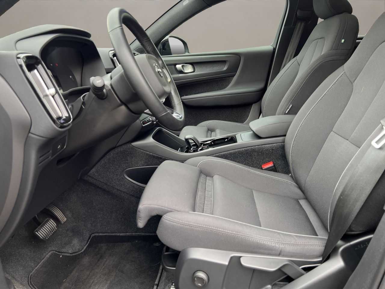 Volvo  Recharge Pure WINTER-PAKET LED NAVI 19LM GJR