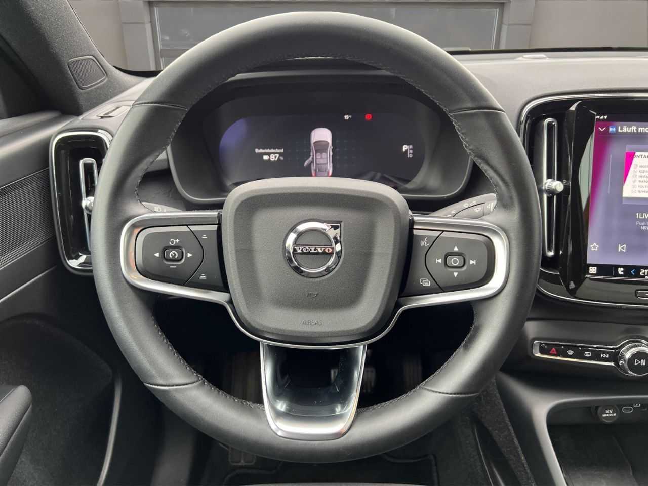 Volvo  Recharge Pure WINTER-PAKET LED NAVI 19LM GJR