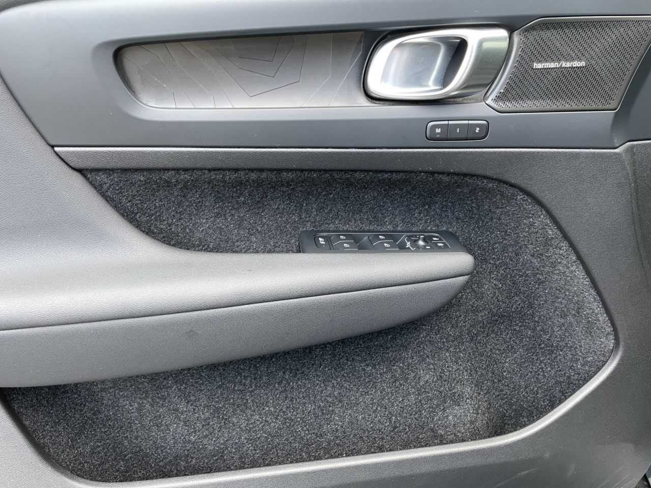 Volvo  Recharge Twin Motor AWD Ultimate AHK 19LM