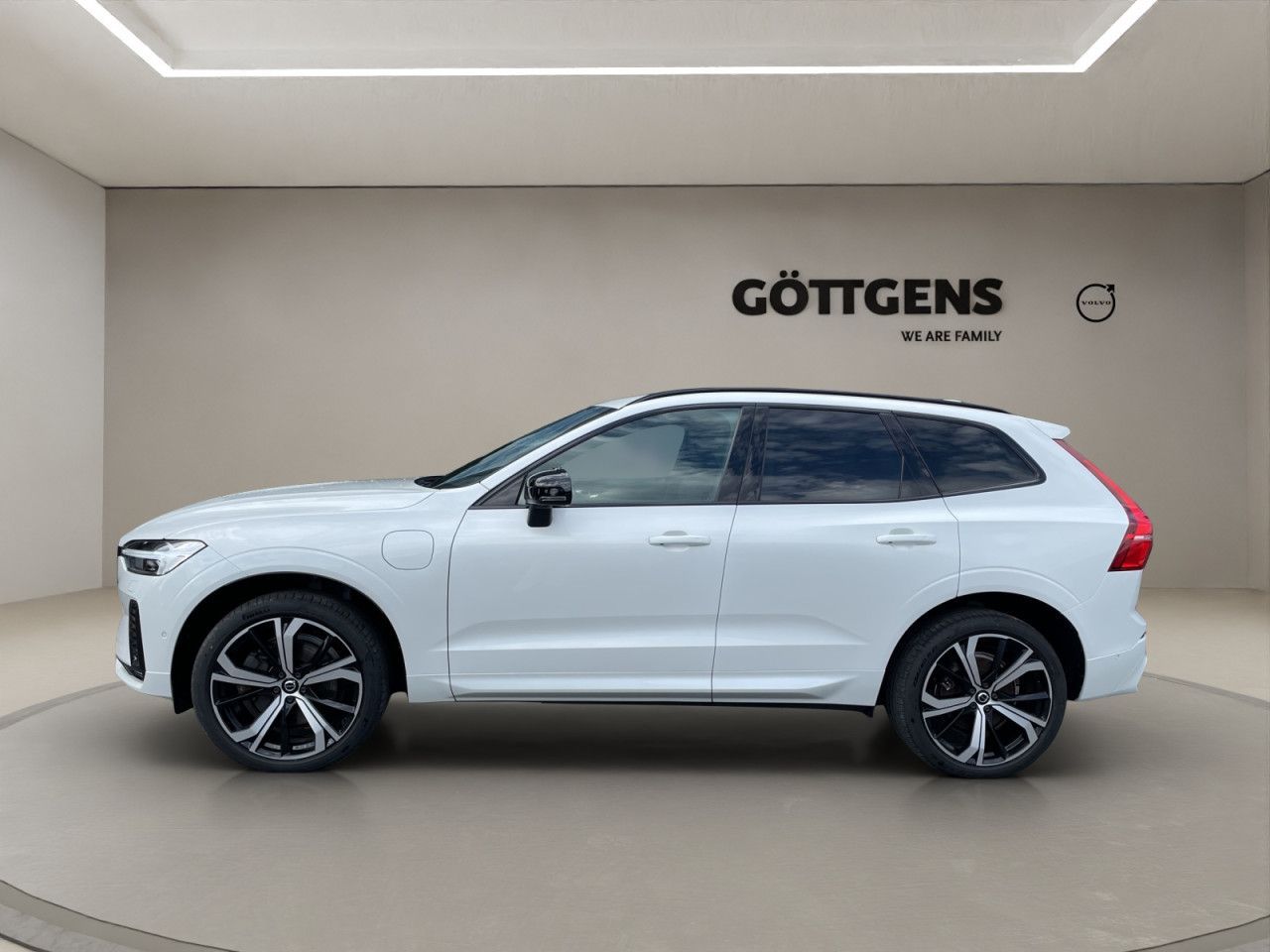 Volvo  T8 AWD Recharge R-Design LED