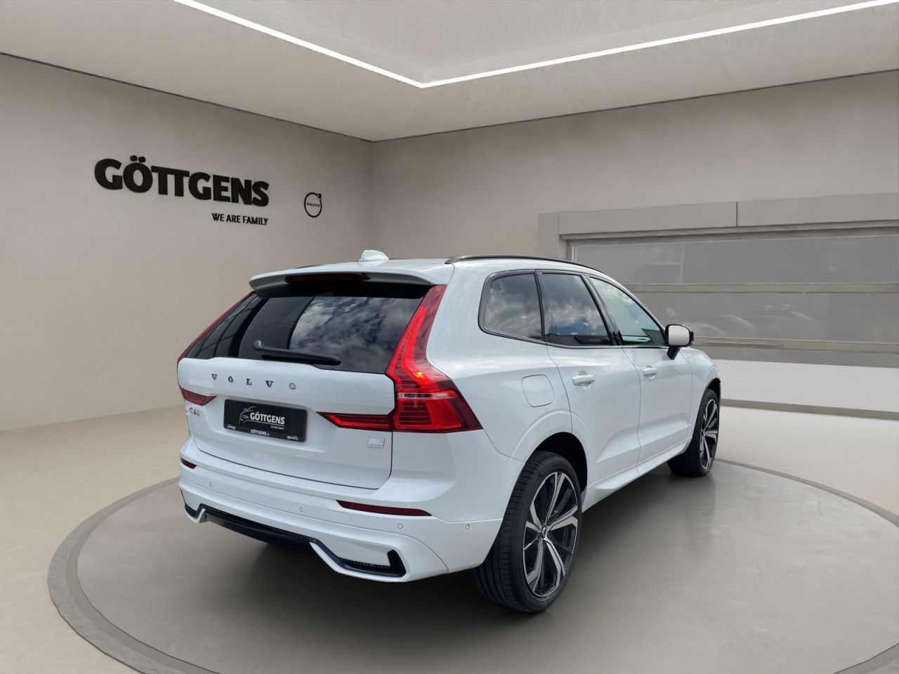 Volvo  T8 AWD Recharge R-Design LED