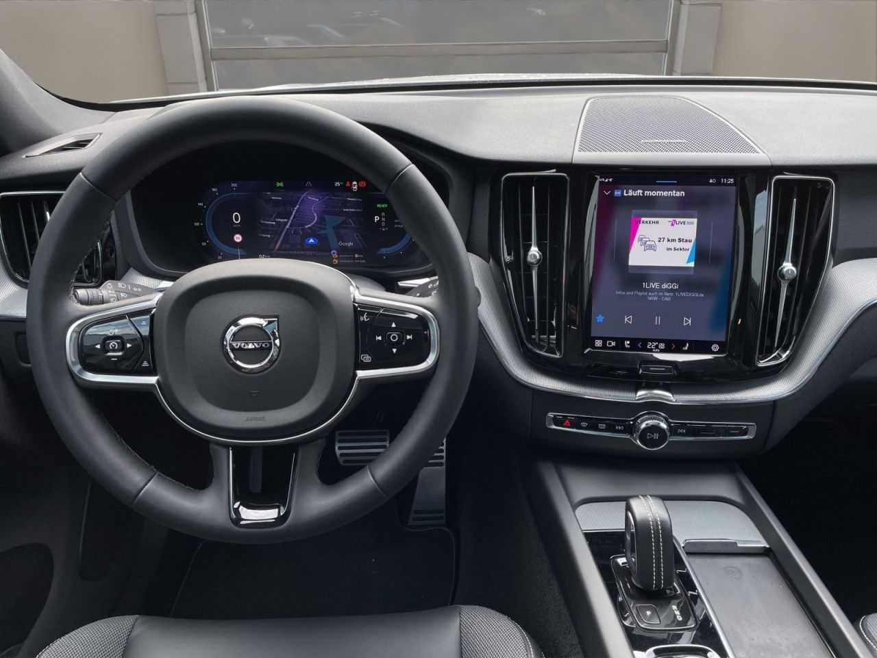 Volvo  T8 AWD Recharge R-Design LED