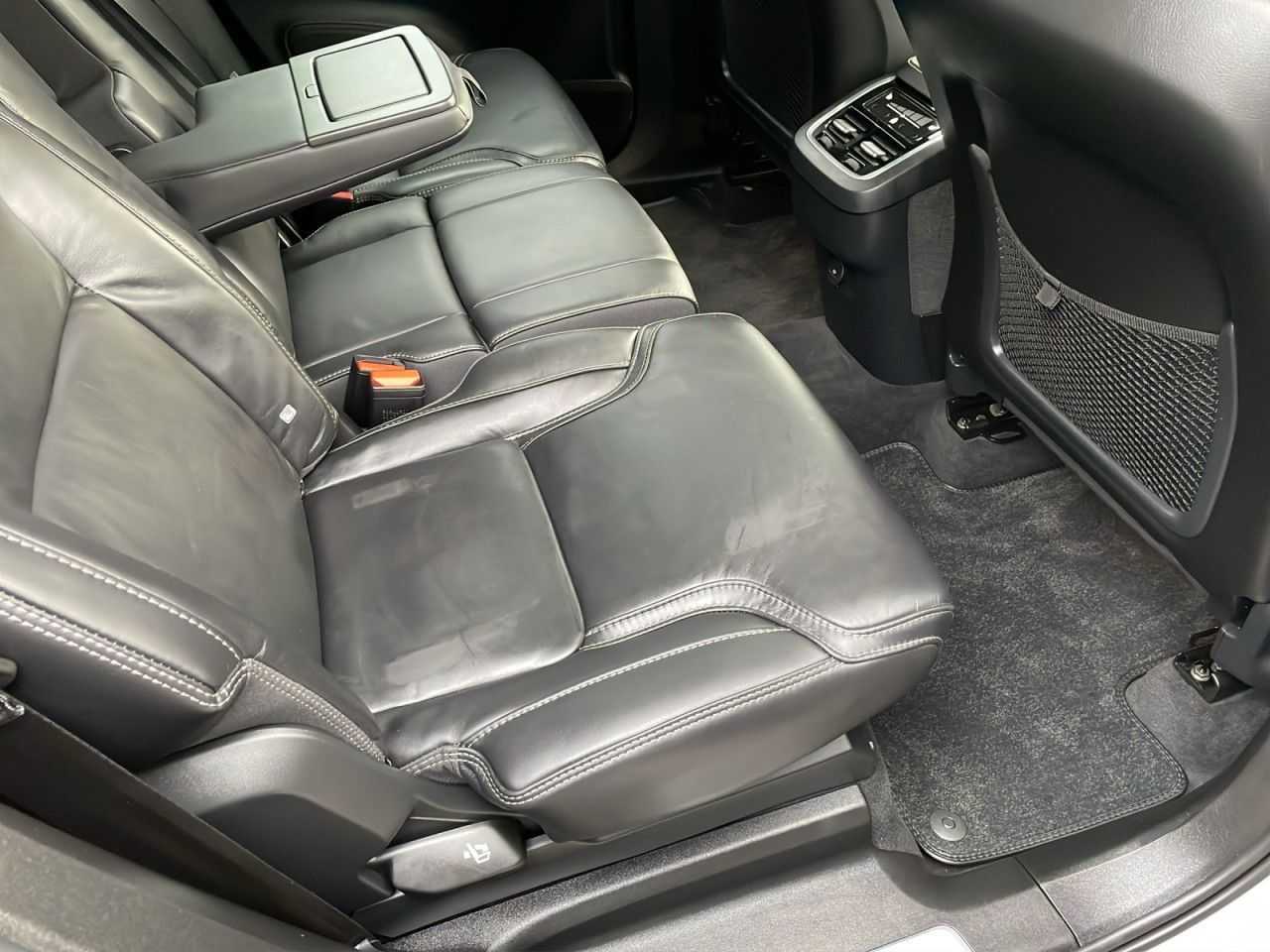 Volvo  B5 ULTIMATE Bright Mild-Hybrid 360° B&W