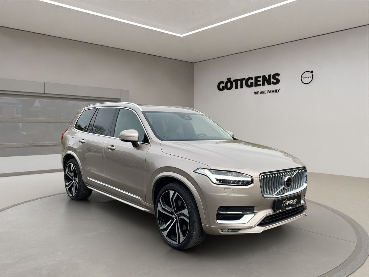 Volvo  B5 ULTIMATE Bright Mild-Hybrid 360° B&W