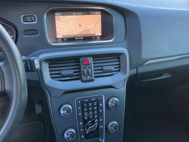 Volvo  T2 KINETIC NAVI KLIMAAUTOMATIK PDC Bluetooth