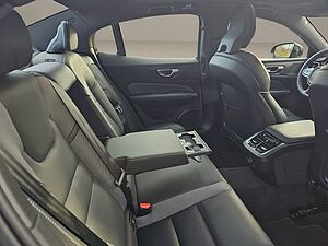 Volvo  Lim B5 AWD Ultimate Dark Mild-Hybrid 360°