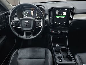 Volvo  T5 AWD MOMENTUM LED NAVI LEDER H&K LM19